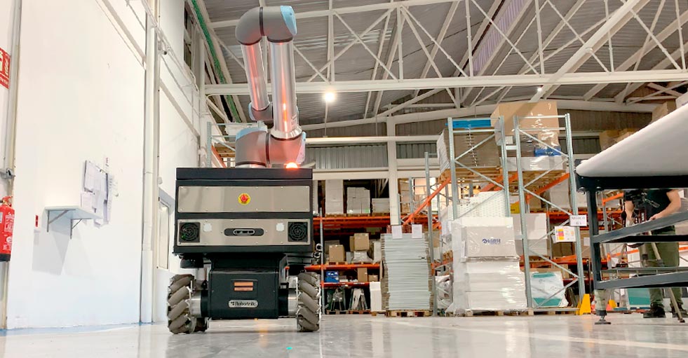 mobile manipulator in warehouse